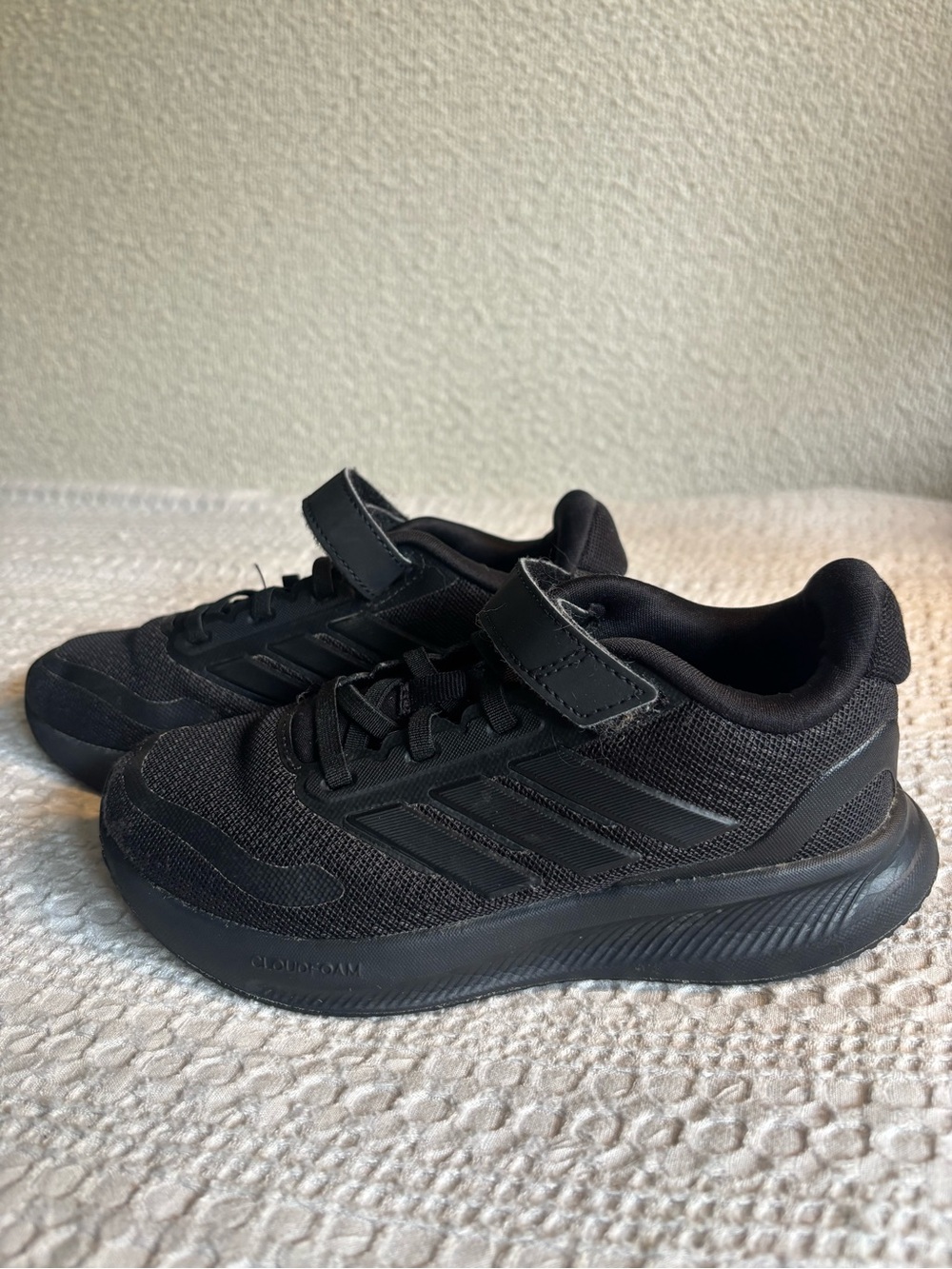 adidas Kids Black Hook-and-Loop Sneakers